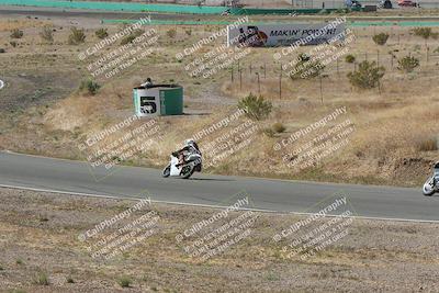 media/Apr-20-2025-AHRMA (Sun) [[393a79c373]]/Race/Group 11 early race/Turn 4b/